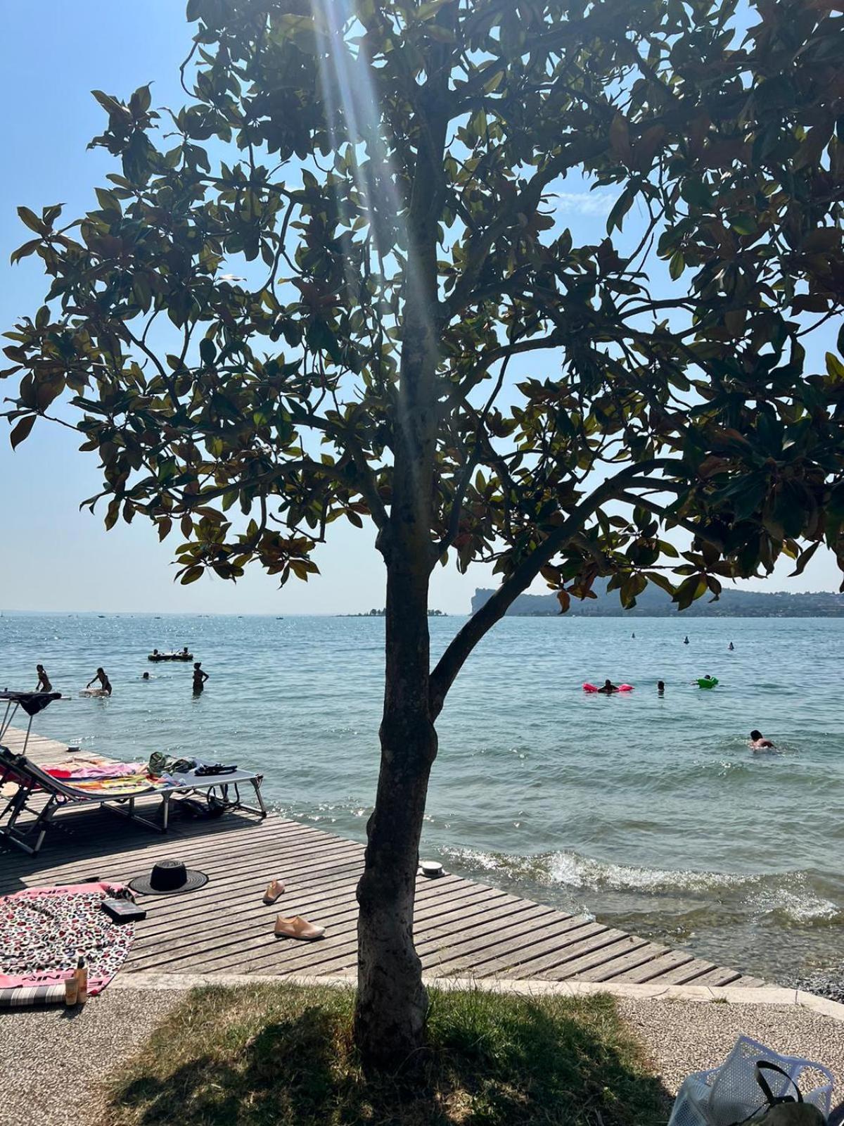 La Finestra Sul Garda Dreaming Holidays San Felice del Benaco Exteriör bild