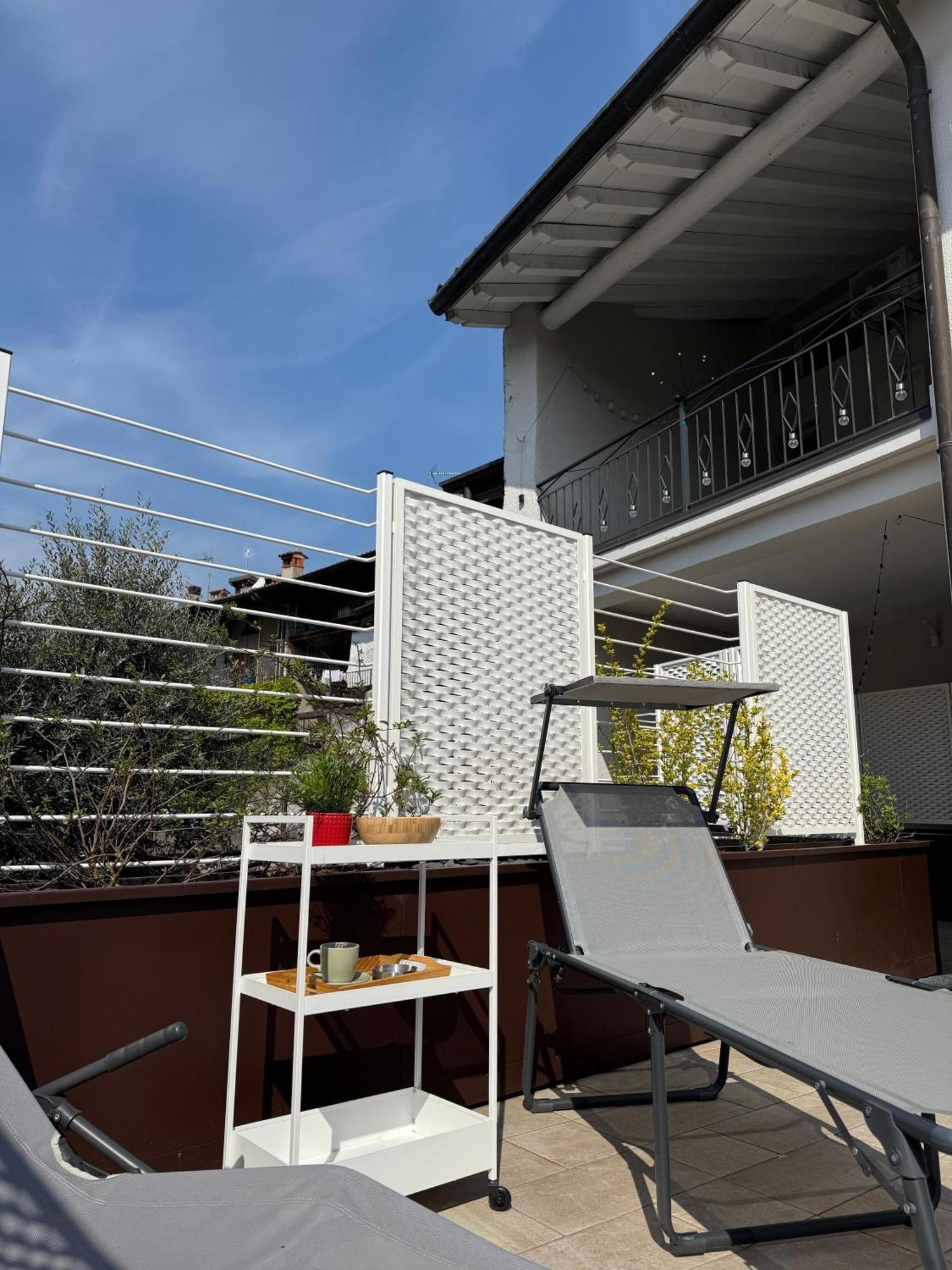 La Finestra Sul Garda Dreaming Holidays San Felice del Benaco Exteriör bild